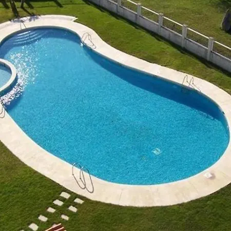 Vistas Al Mar Piscina Apartment